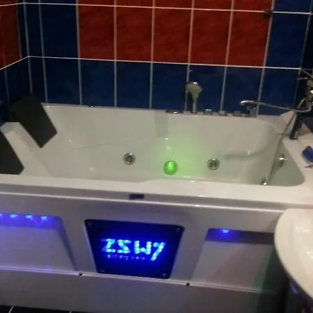 Rest Zone By The Day Апартаменты